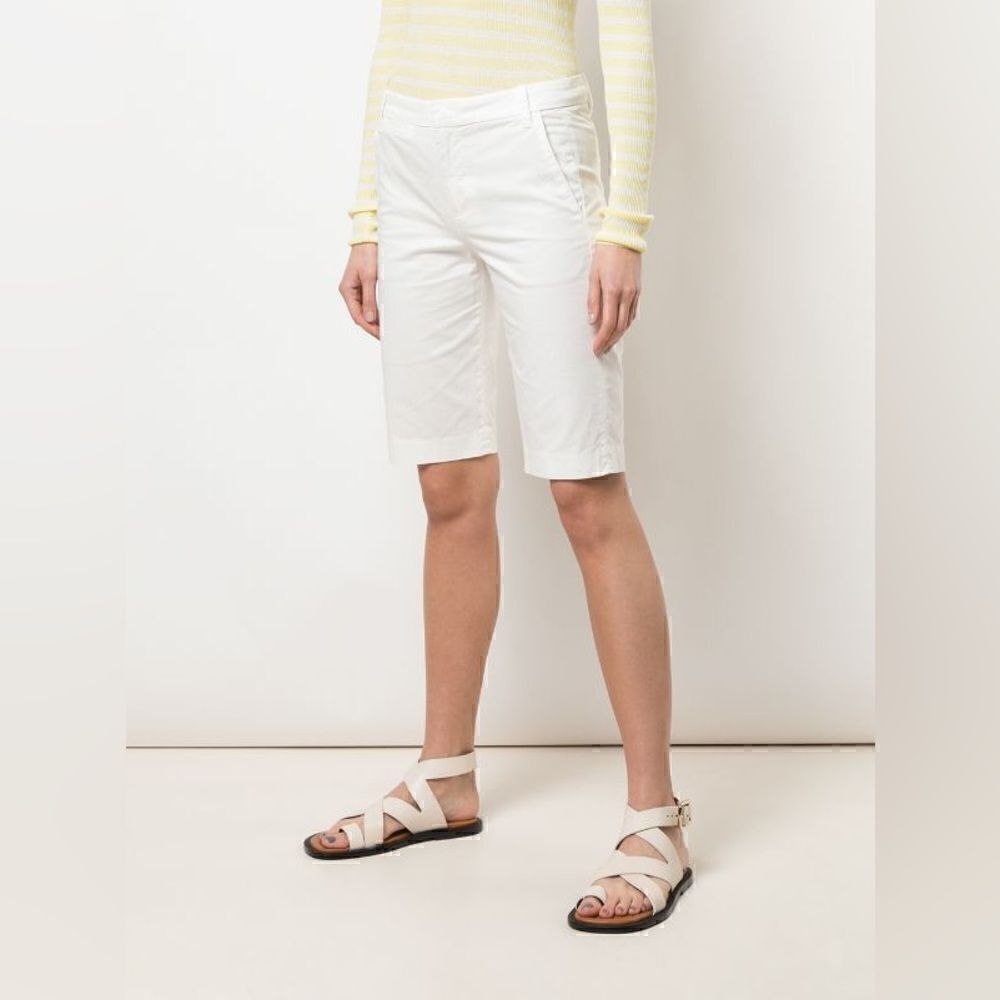 Vince
knee-length side pocket chino shorts